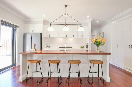 Indulge Luxury Homes - Dockside Marina