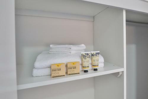 Indulge Luxury Homes - Dockside Marina