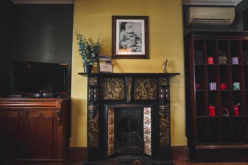 William Arnott Hotel
