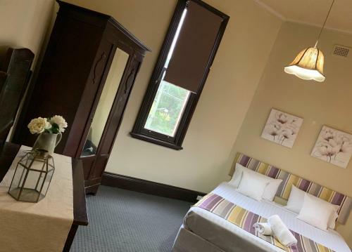 Grand Neath Hotel