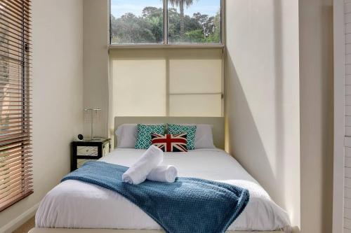 Stylish & Relaxed Lake Home // Narrabeen
