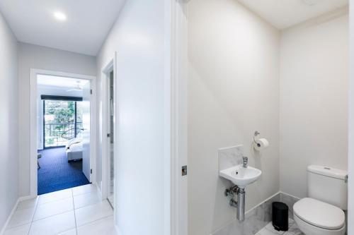 Beautiful Duplex // 3 Min To Beach