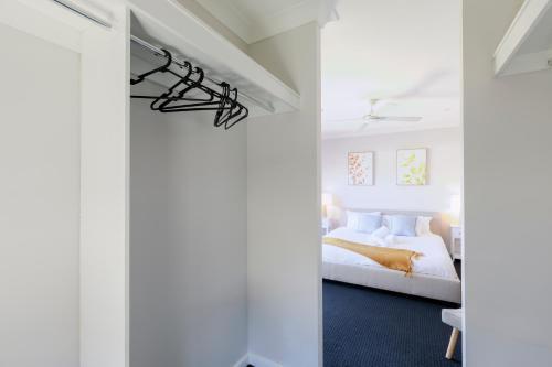 Beautiful Duplex // 3 Min To Beach