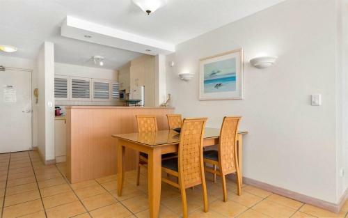 Apartment 5 Commodore