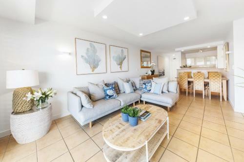 Apartment 5 Commodore