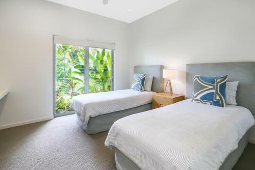 Go With The Flow, Noosa Sound