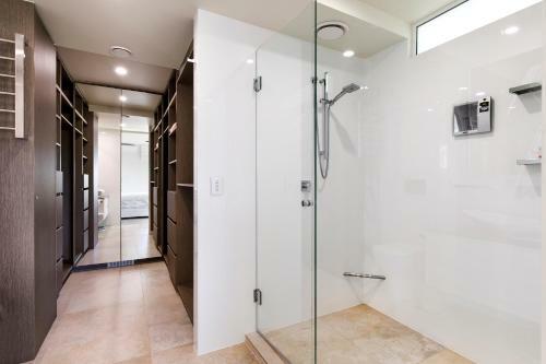 Pisces Apartment 6 Peza Court 7