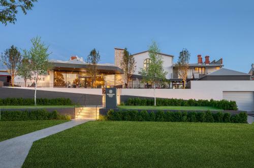 Farmers Home Hotel