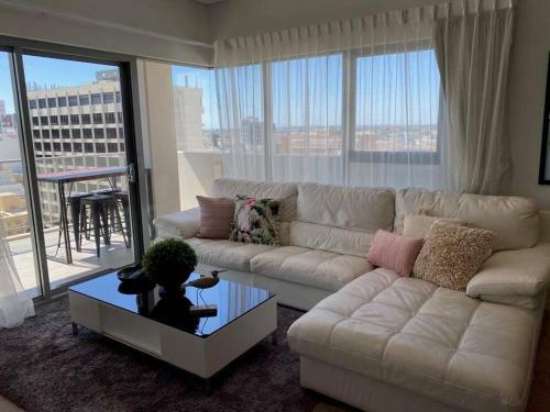 Apartamento Sky Gardens Sunset River View Netflix Wine Parking