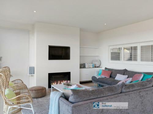 Pukeko Beach House, Rhyll