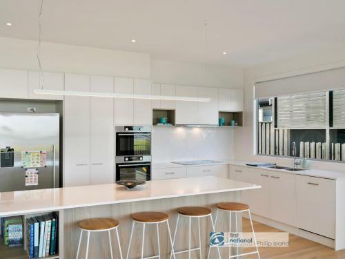 Pukeko Beach House, Rhyll