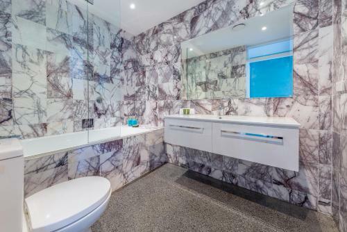 Chic East Sydney Pad