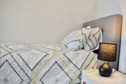 Comfortable Apartment In Trendy Haberfield Via 2