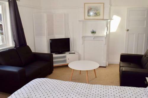 Comfortable Apartment In Trendy Haberfield Via 2
