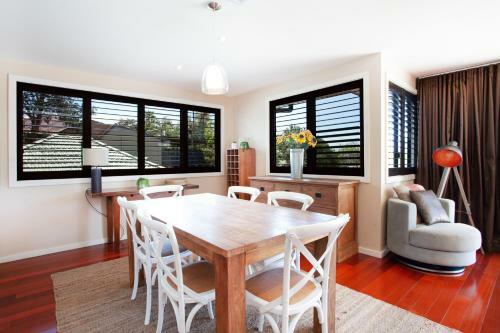Spacious Family Entertainer Minutes From Manly Beach