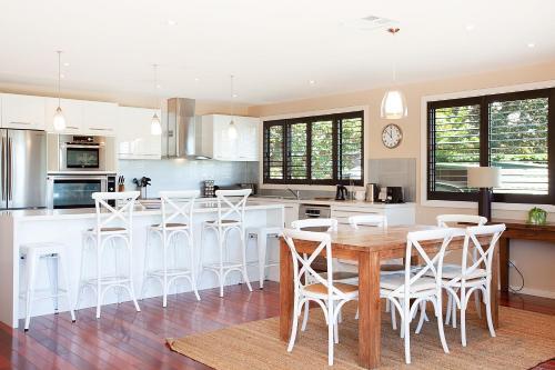 Spacious Family Entertainer Minutes From Manly Beach