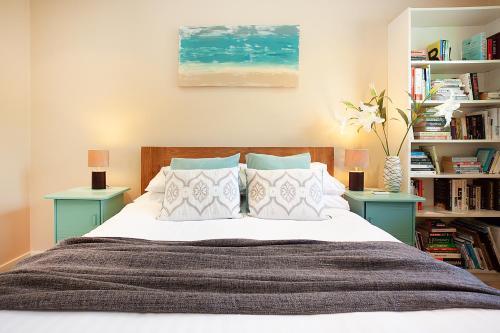 Spacious Family Entertainer Minutes From Manly Beach