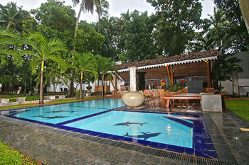 Airport City Hub Hotel