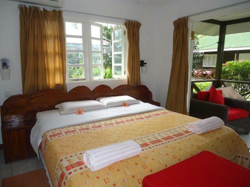 Hostal Chez Michellin Pensions Residence