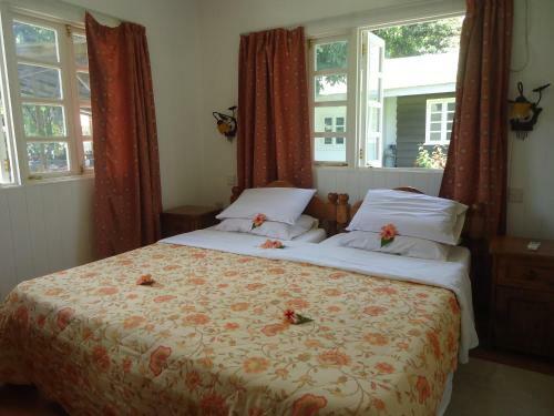Hostal Chez Michellin Pensions Residence