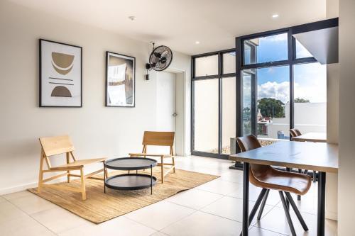 Apartamento Cosy Studio With Balcony On Newtown Dining Strip