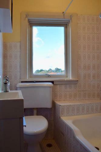 Comfortable Apartment In Trendy Haberfield Via 1