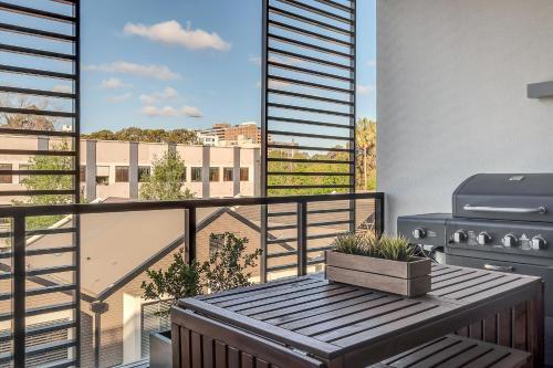 Stylish Camperdown Apartment And Parking Inc