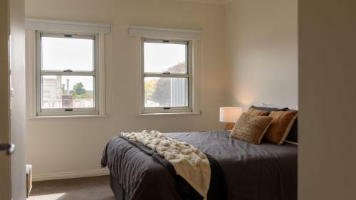 Trentham Central Villas - 6 Br / Ensuite / Sleeps 12