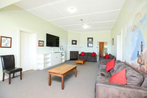 Victor Harbor Beachfront Bliss + Wifi