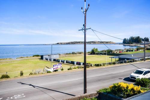 Victor Harbor Beachfront Bliss + Wifi