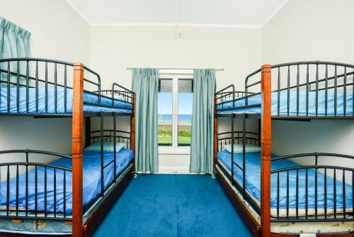 Victor Harbor Beachfront Bliss + Wifi