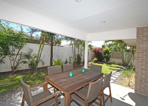 Villa Palm Views In The Domain