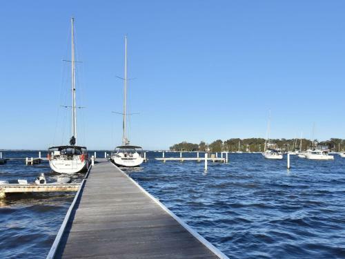 Wangi Waterfront Delight 4br Waterfront Reserve Home