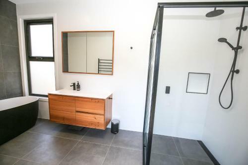 Tonga Park Retreat