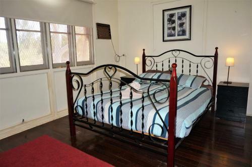 10 Tautog Street House And Unit - Separate Self-contained Unit
