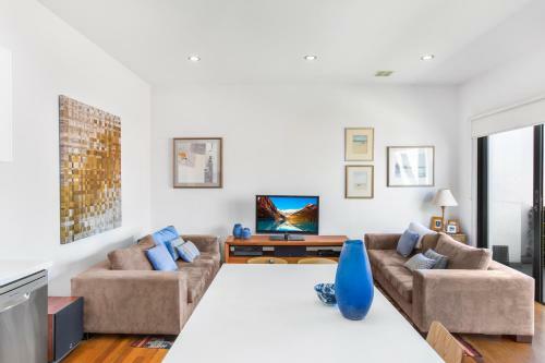 2-bed Apartment With Parking And Balcony Near Trains