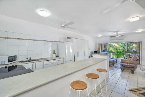 Sand Cay Apartments