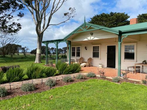 Byfrons Phillip Island Farmhouse