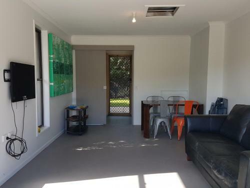 13 Coora Court - Sleeps 6, Pool, Air Con, Pets