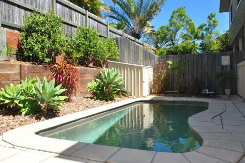 Unit 2,15 Carlo Road- Rainbow Beach - Pool, Air Conditioning, Sleeps 6