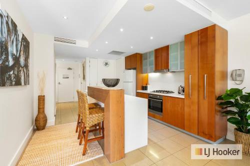 Cotton Beach 85 - Private Mid Floor Apartment