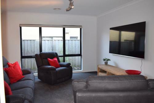 Modern 4 Bed, 5mins To Torquay Beach,wifi,parking