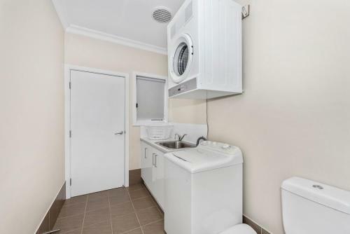 Villa Beachaway Fuller Street 11a & 11b