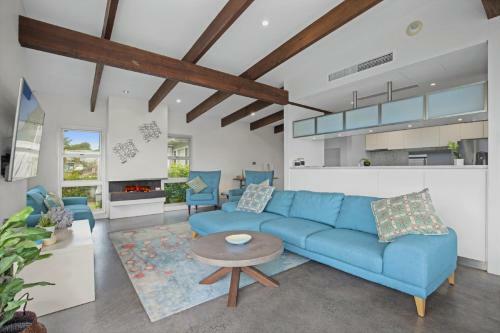 Beachfront Location - 28 Mitchell Pde