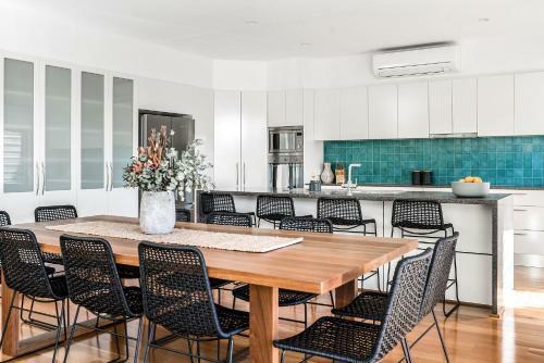 Villa A Perfect Stay - Shore Beats Work