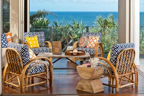 Spacious With Surf Views, Sunshine Beach