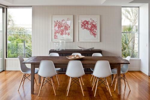 Spacious With Surf Views, Sunshine Beach
