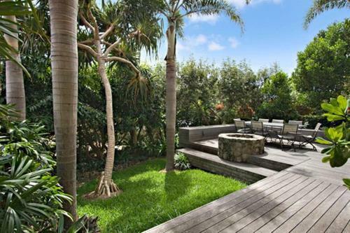 Spacious With Surf Views, Sunshine Beach