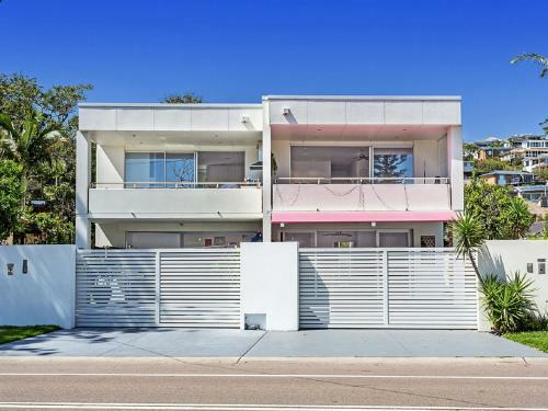 Living The Dream @ Corlette