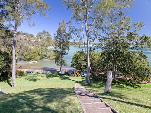 Unit 1 44 Danalene Pde Fantastic Waterfront Property With Air Con